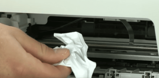 9. Abra a porta frontal da impressora e verifique se há papel dentro da impressora.